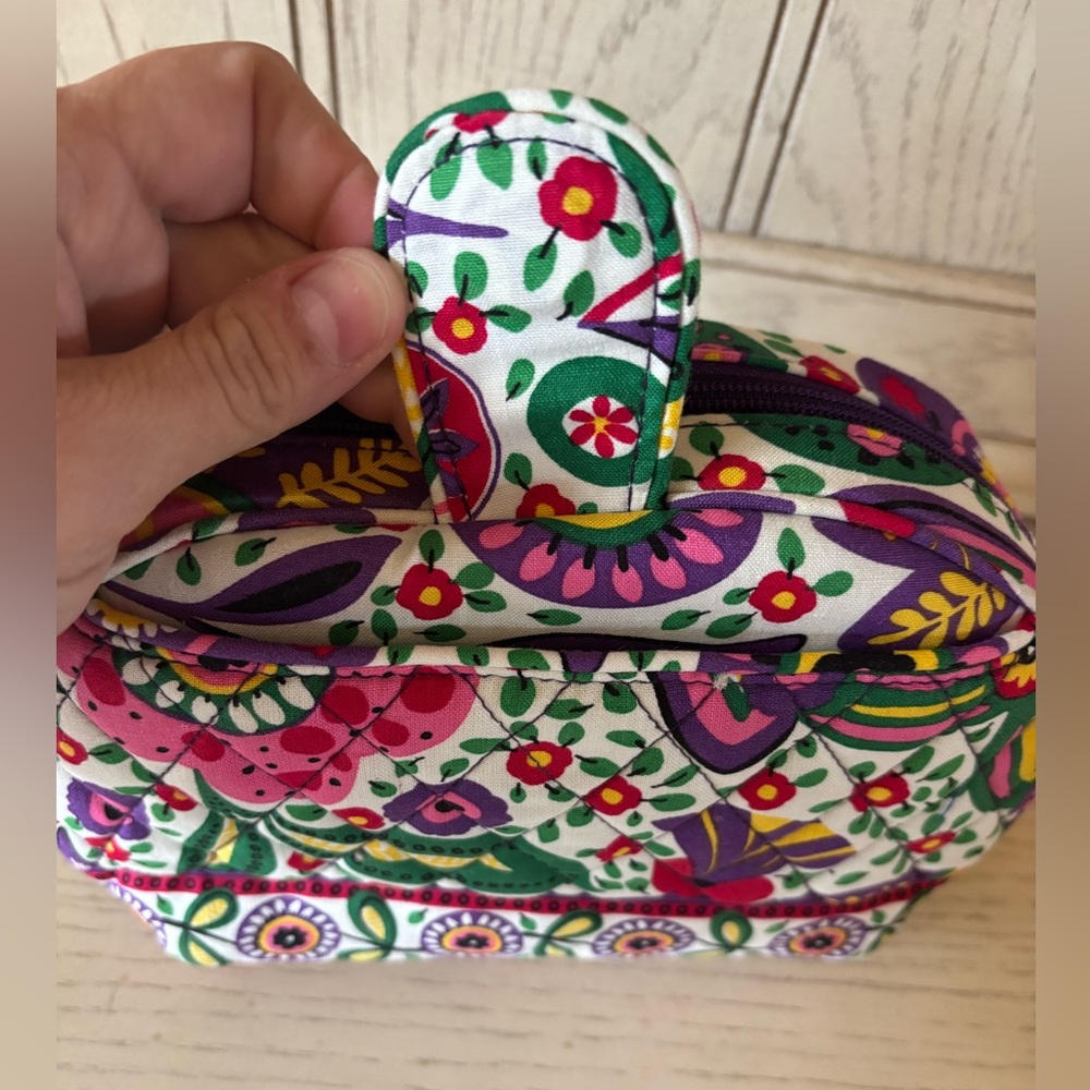 Vera Bradley small jewlery/cosmetic case - Picture 3 of 8